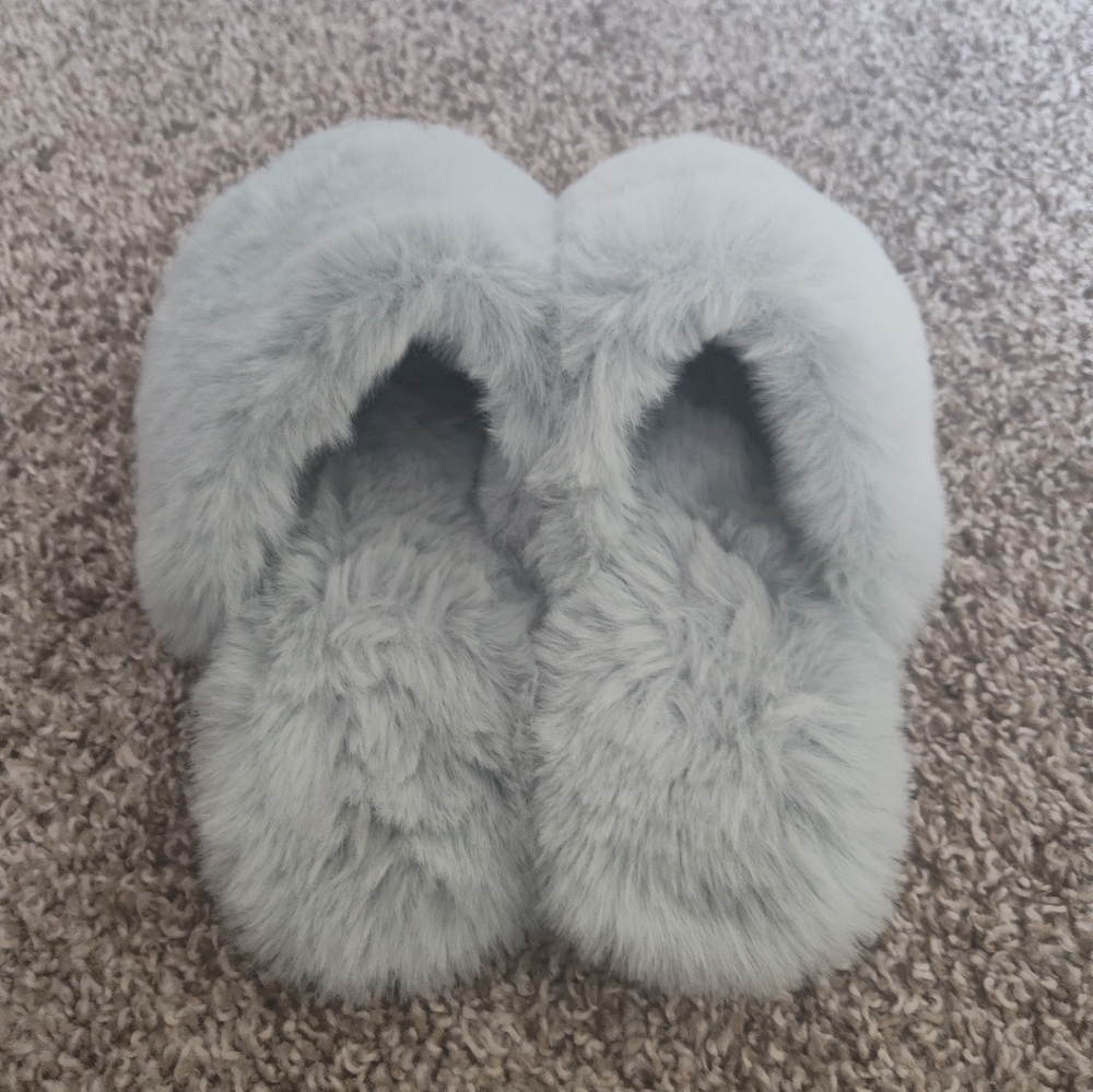 Slippers - Picture 3 of 3